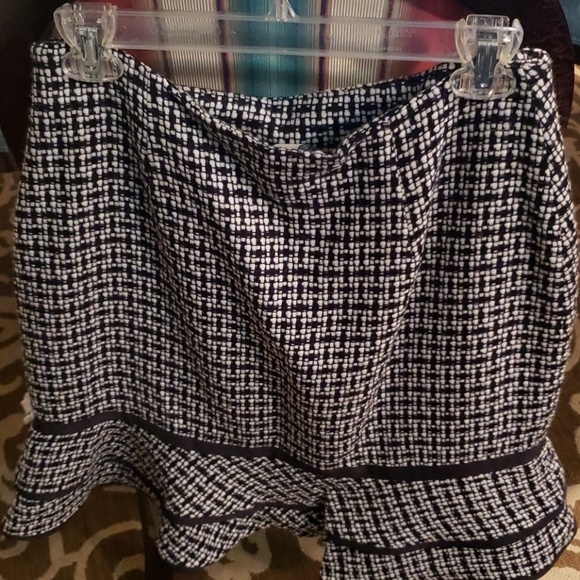 Designer skirt made in indonesia - Picture 2 of 4